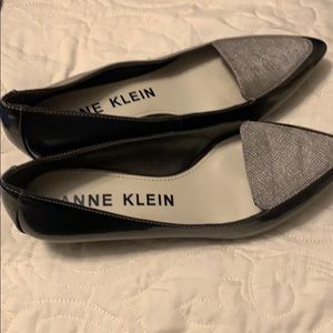 Beautiful AK dress shoes. Silver, very comfy